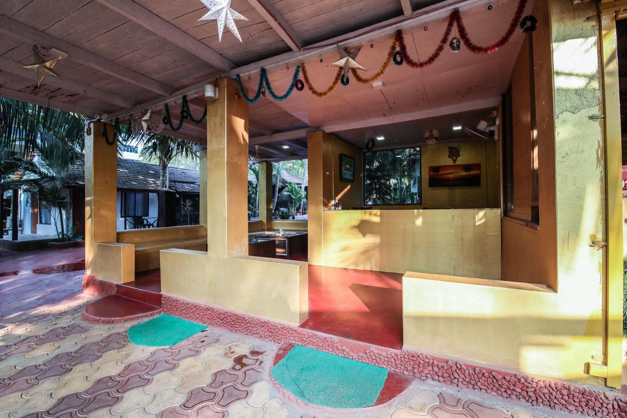 Treebo Trend Ashwem Beach Resort Goa 만드렘 외부 사진