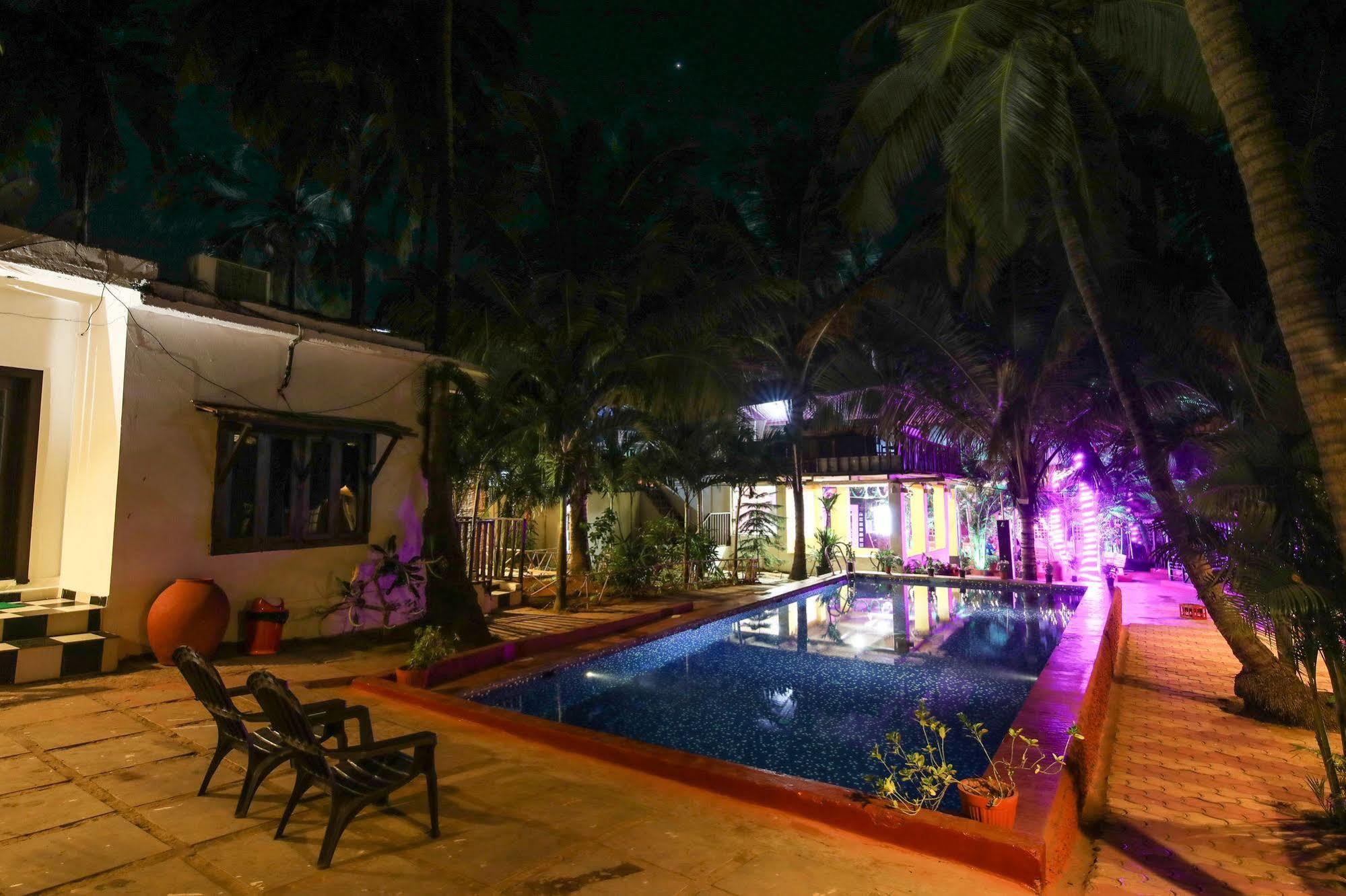 Treebo Trend Ashwem Beach Resort Goa 만드렘 외부 사진