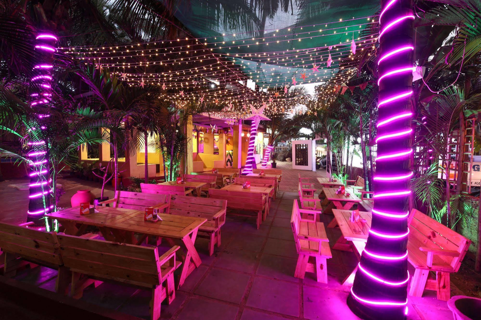 Treebo Trend Ashwem Beach Resort Goa 만드렘 외부 사진