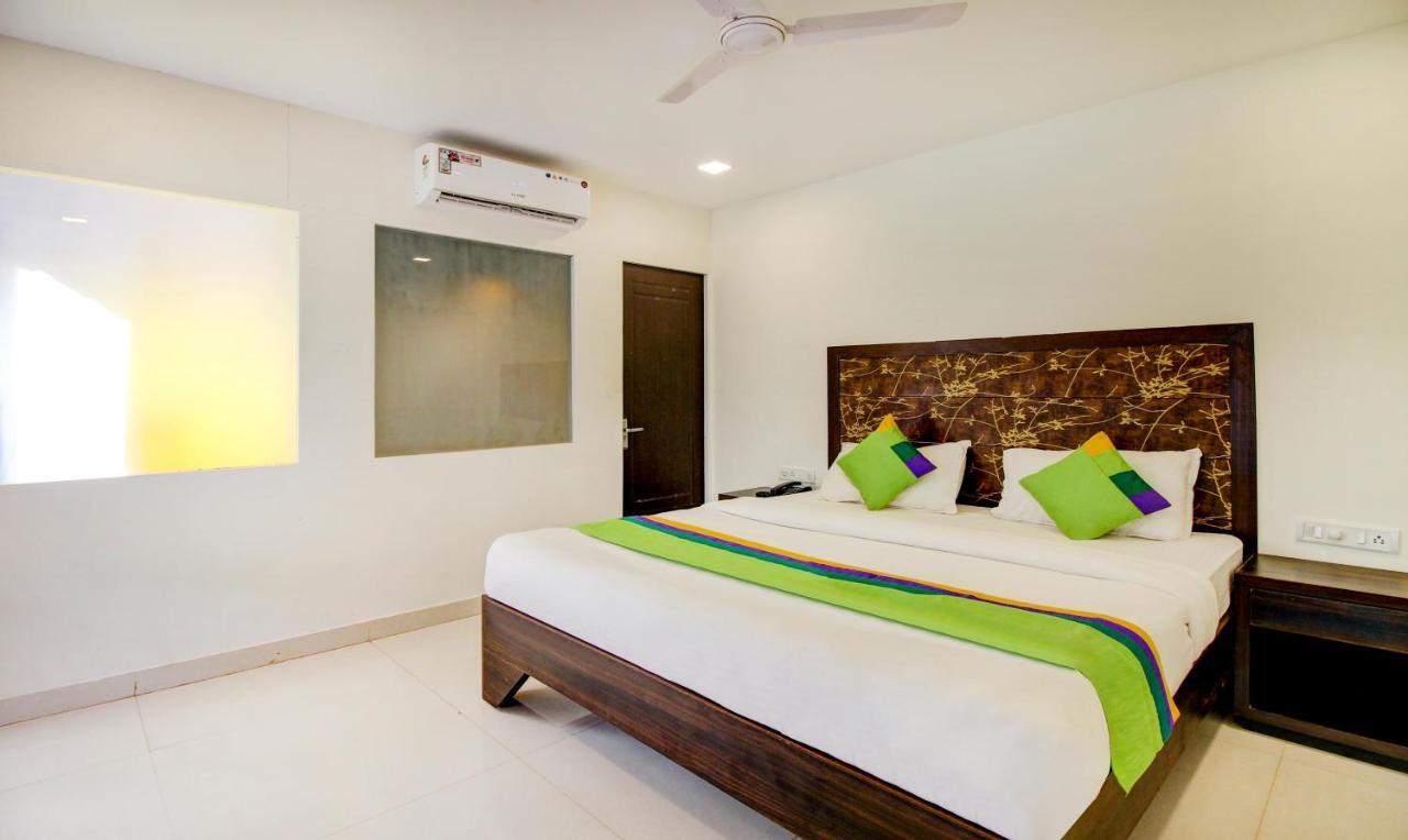 Treebo Trend Ashwem Beach Resort Goa 만드렘 외부 사진